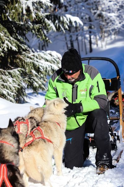 © Baptême découverte en chiens de traîneaux au Praz de Lys - De beaux lents demain