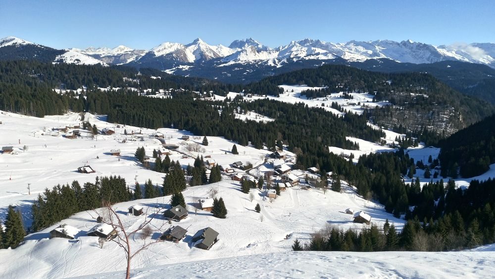 © La boucle de Gron - Praz de Lys Sommand Tourisme