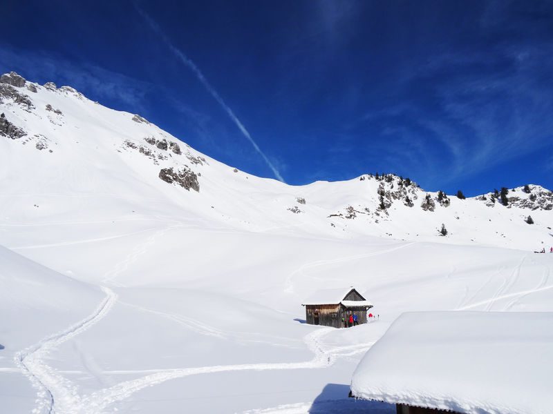 © Bien-être Nordic - Vecteur Montagne