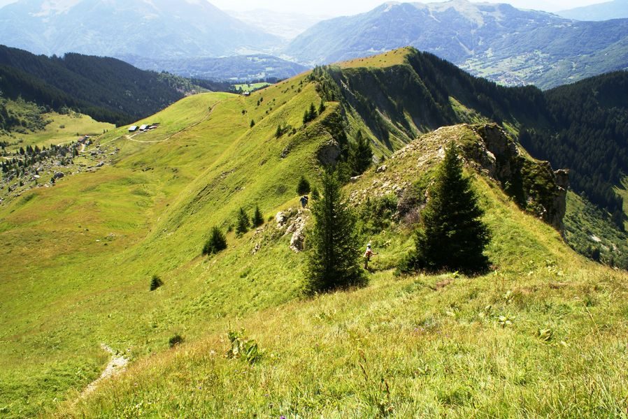 © Rando à thèmes - Vecteur Montagne