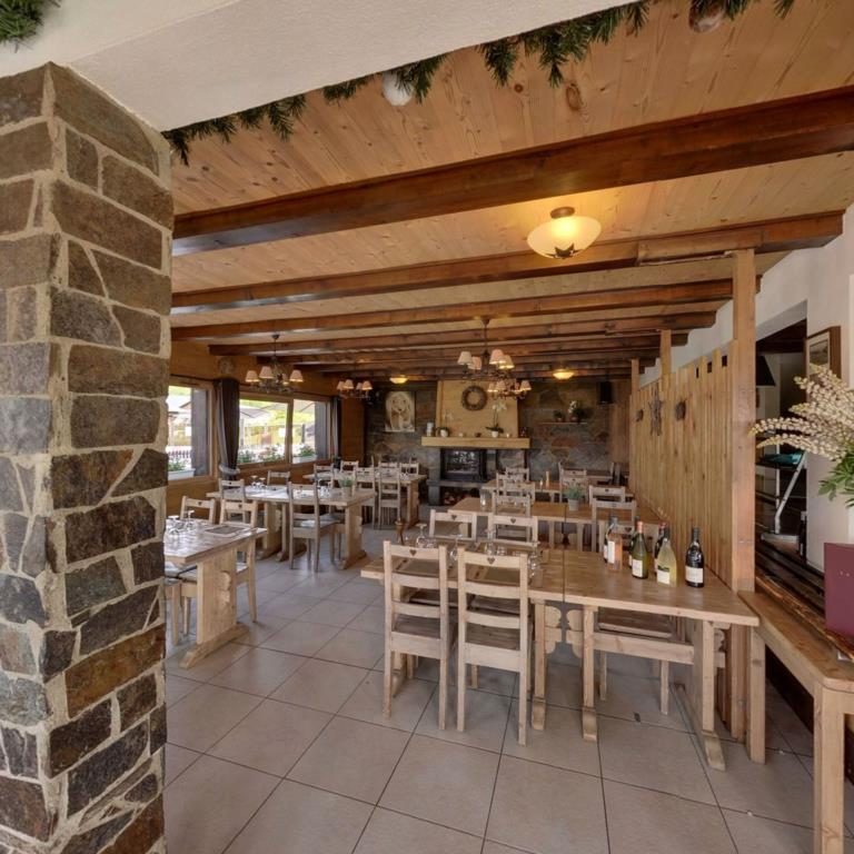 © Restaurant La Grande Ourse - Restaurant La Grande Ourse