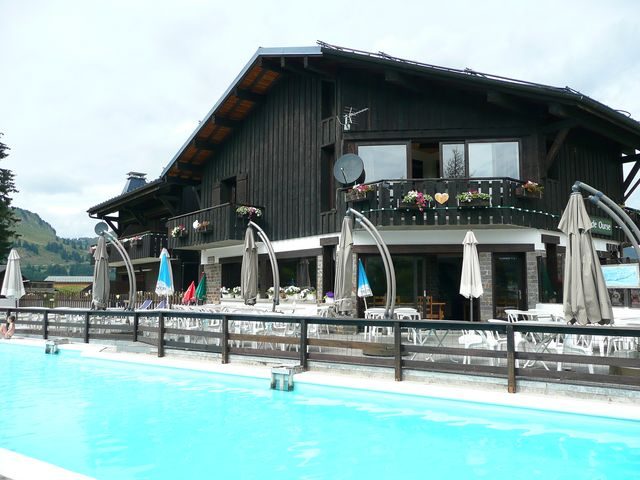 © Piscine de la Grande Ourse - La Grande Ourse