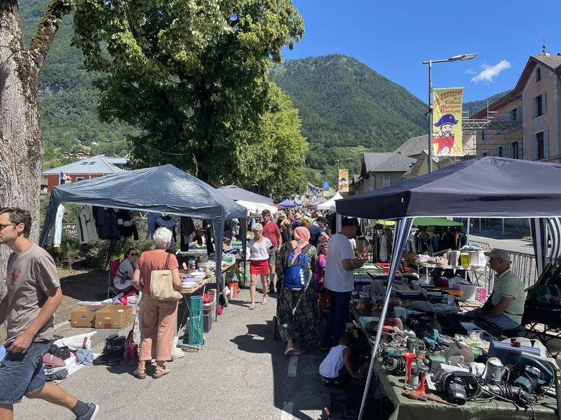 © Vide grenier de l'Amicale des sapeurs pompiers - Praz de Lys Sommand Tourisme