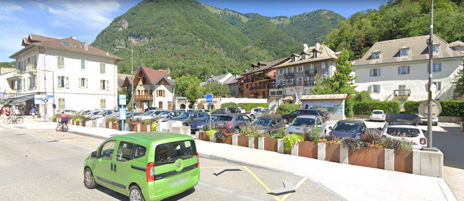 © Parking Galerie commerciale - Google earth