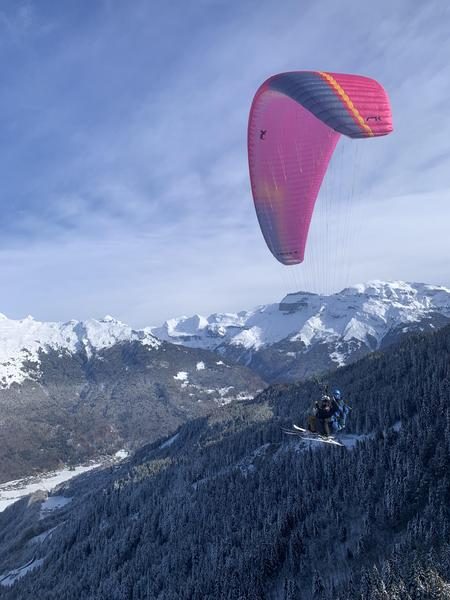 © parapente hiver - Les Hirondailes