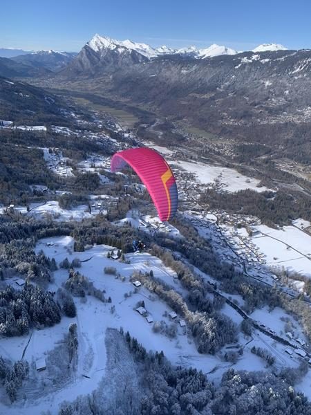 © parapente hiver - Les Hirondailes