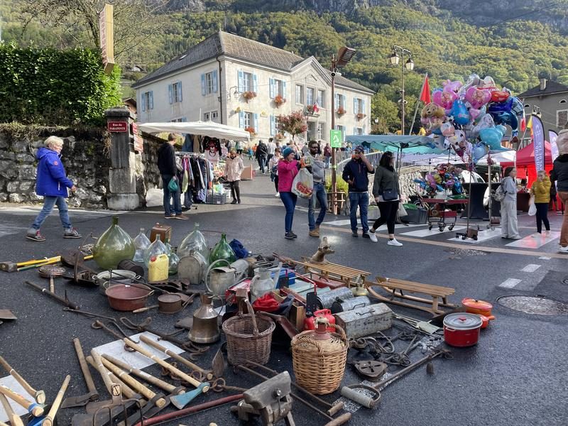 © Vide-grenier de la Foire d'automne - Praz de Lys Sommand