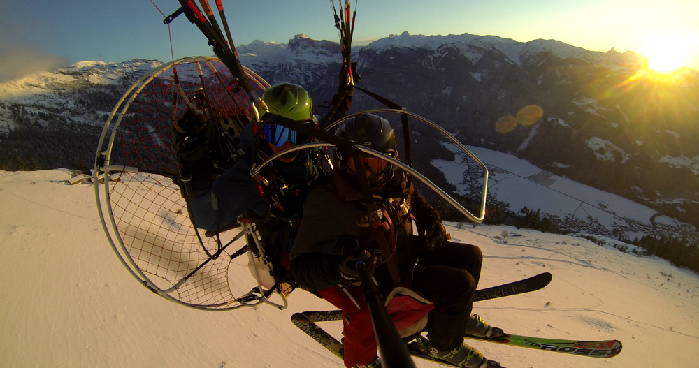 © Baptême de l'air en paramoteur - profeel parapente